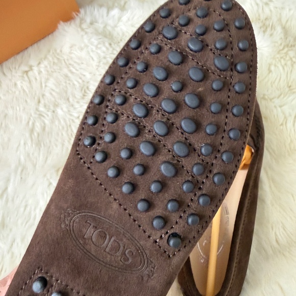 Tod’s Gommino Loafers in Suede brown brand new size 35 - Picture 12 of 16